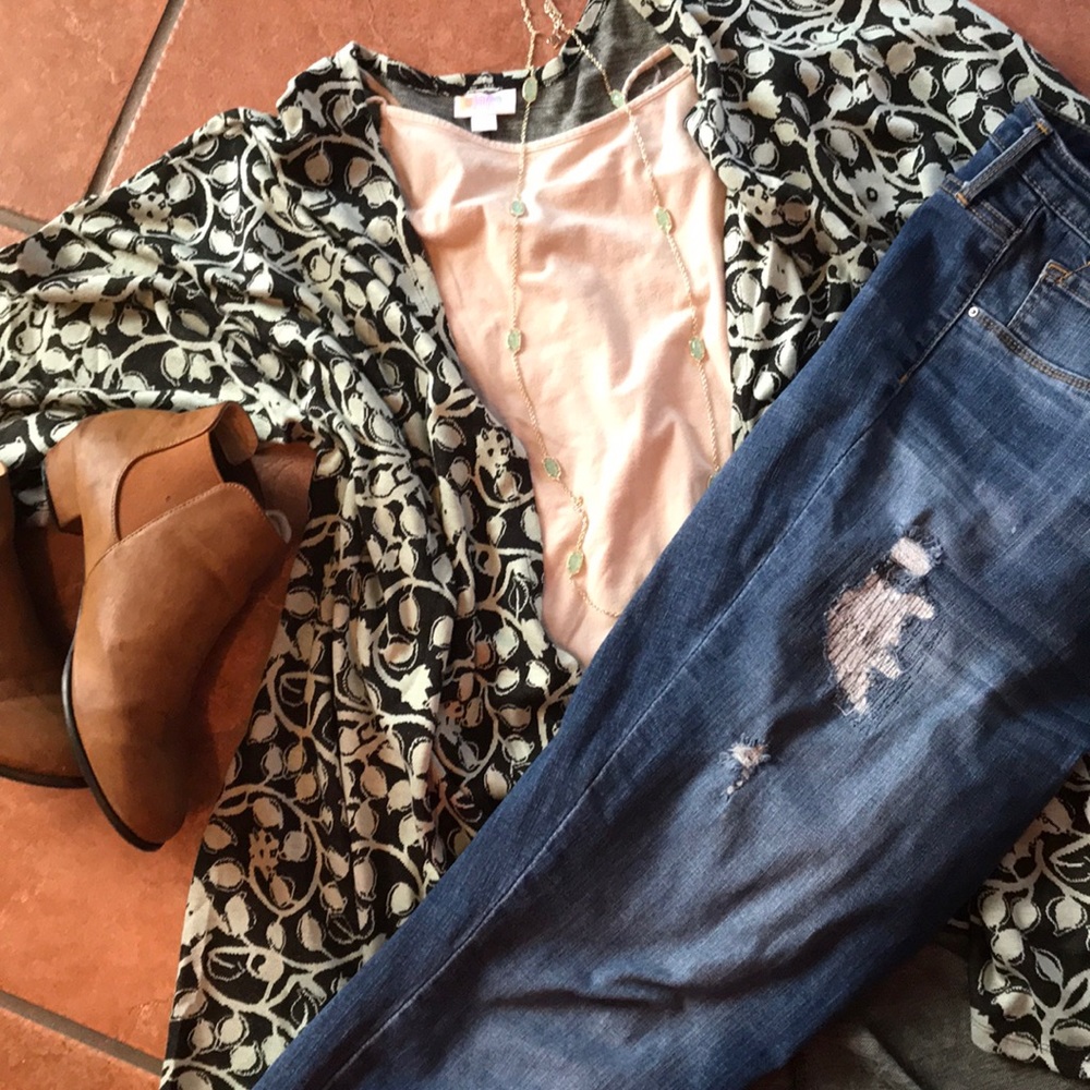 Lindsay Large- Lularoe